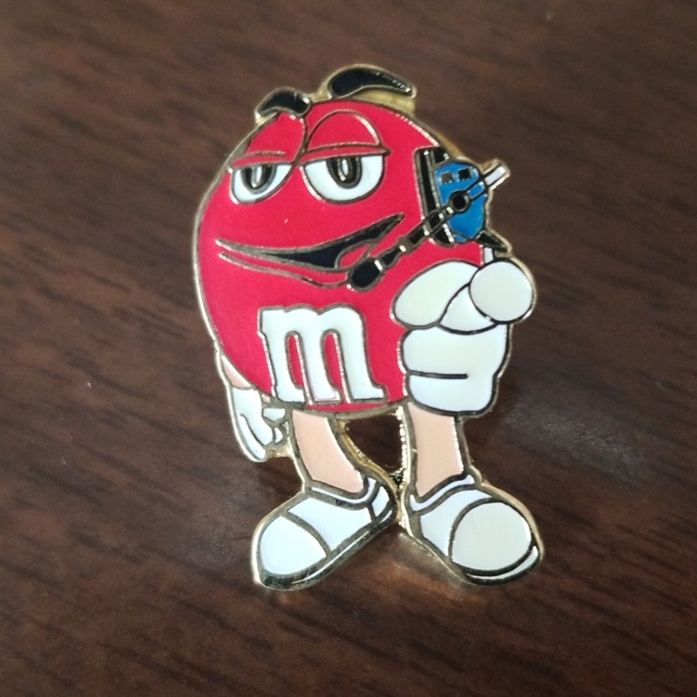 M&M Headset Red lapel pin